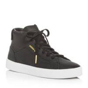 Adidas Sleek Mid Sneakers. Black with gold. Size 6